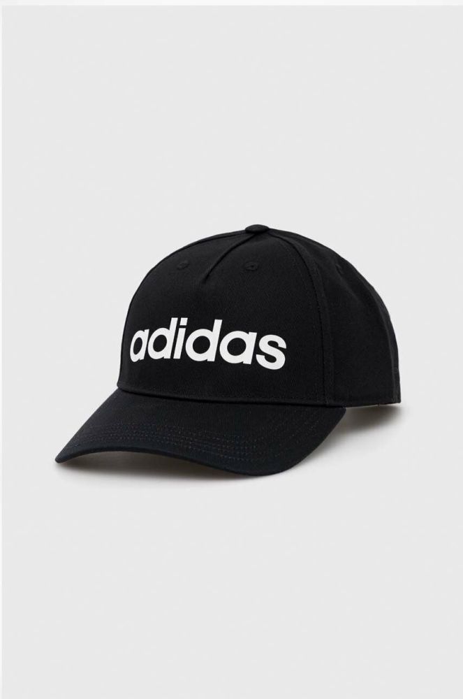 Кепка adidas колір чорний з принтом (2990278)